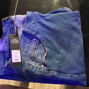 Brand new medium blue skinny jeans wit ridges